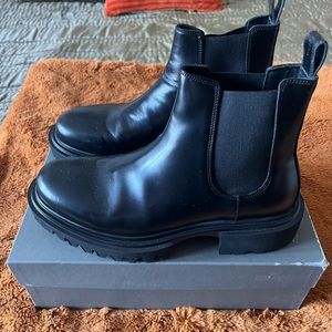 Allsaints men’s Tarun Chelsea Boots US 10